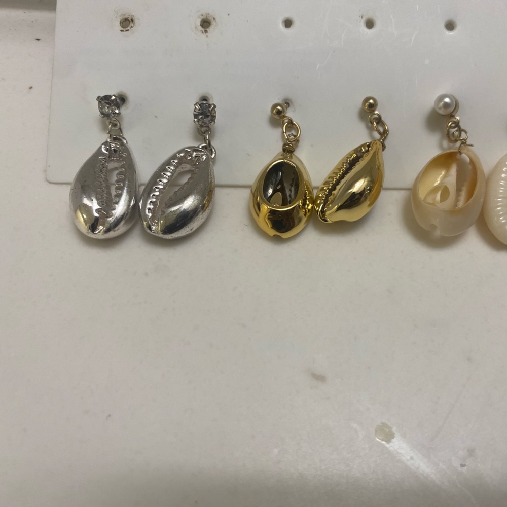Earrings - Picture 3 of 4